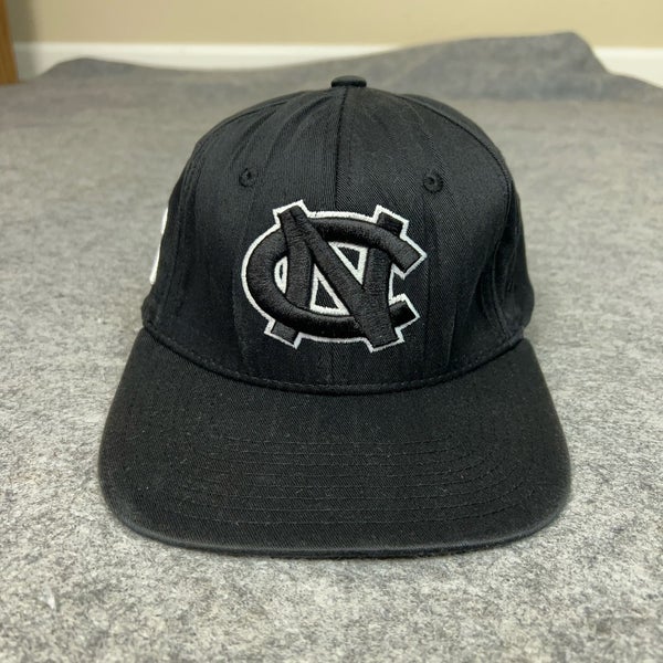 North Carolina Tar Heels Hat Cap Fitted Mens Large Black NCAA Basketball Zephyr