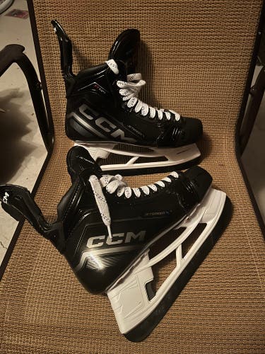 CCM JetSpeed FT690 Hockey Skates Wide Width 9 (New) with Powerfly Holders and Fly-Ti steel