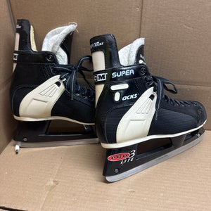 VINTAGE CCM 652 SUPER TACKS  
HOCKEY SKATES USED TWICE PUBLIC SKATING ORIGINAL SENIOR 8.5