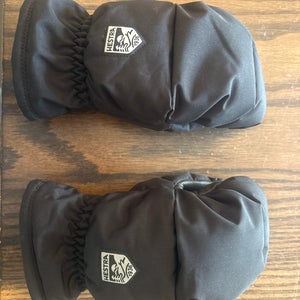 Black Hestra CZone Size 6 Black (Used)