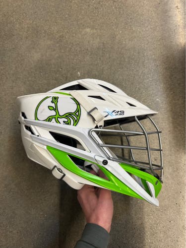 White Adult Cascade XRS Pro Helmet (Used)