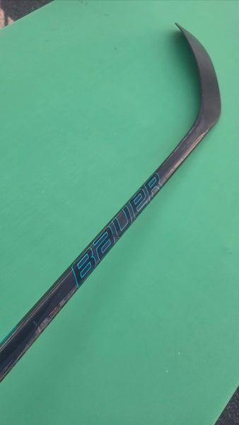 Youth Bauer Twitch Hockey Stick Right Handed P28 30 Flex (Used)