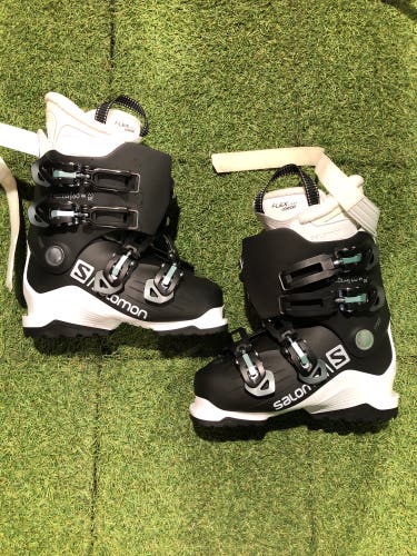 2023 Women's Salomon X Access 60W Wide Ski Boots - Mondo 24 | 286mm (Used)