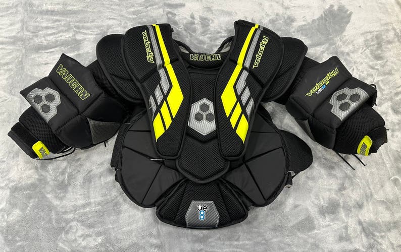 Junior Medium/Large Vaughn Velocity V9 Goalie Chest Protector (Used)