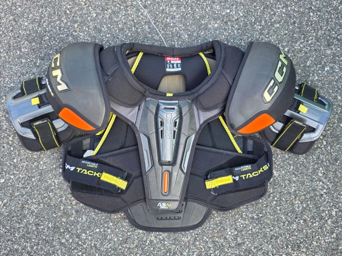 Large Senior CCM Tacks AS-V Pro Shoulder Pads (Used)