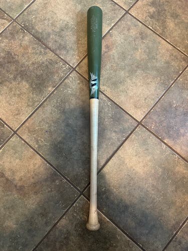 M^Powered M110 Maple Bat 30 oz 33" (Used)