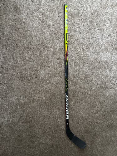 Intermediate Bauer Vapor X2.7 Left Hand Hockey Stick P88 65 Flex (Used)