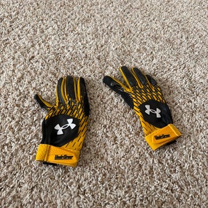 Small Under Armour clean up Batting Gloves (Used)
