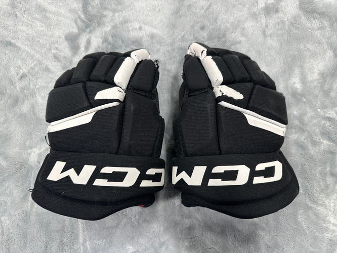 Black Junior CCM Next Gloves 11" (Used)