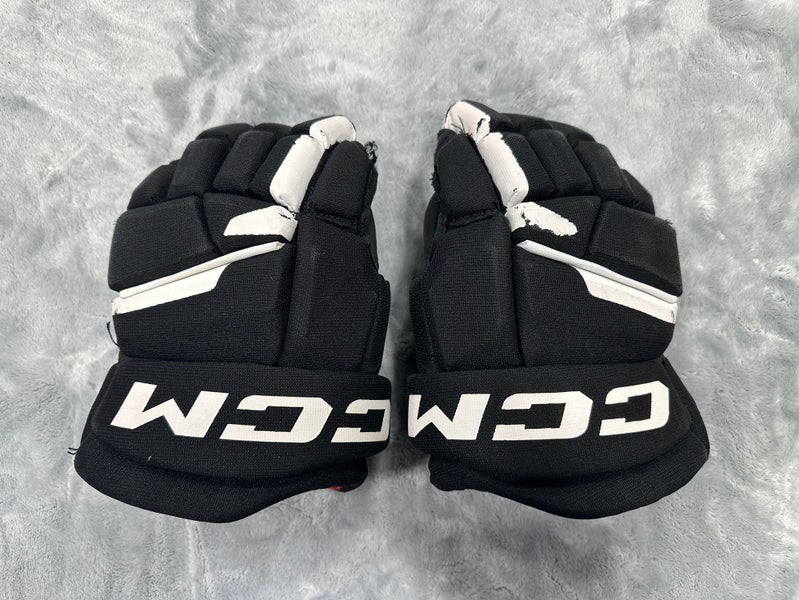 Black Junior CCM Next Gloves 11" (Used)