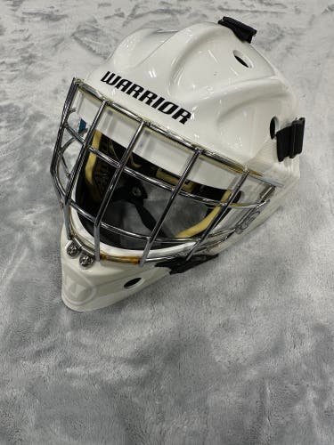 White Youth Warrior R/F1 Goalie Mask (Used)