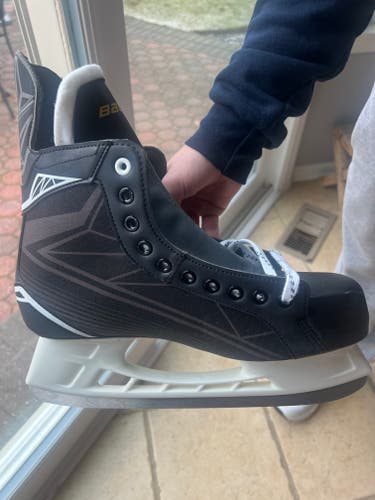 Bauer Supreme 140 Hockey Skates Regular Width 11 (New)