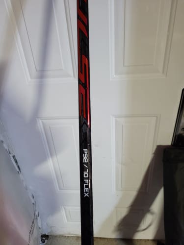 Red and cool af Senior Bauer Pulse Right Handed Hockey Stick P92 70 Flex (New)