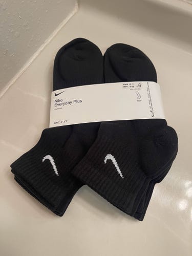Nike Everyday Plus Socks - 6 Pack Mid Cut Black (Size M)