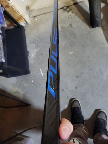 Blue, not teal.Senior Bauer Pulse Left Hand Hockey Stick P28 70 Flex (New)