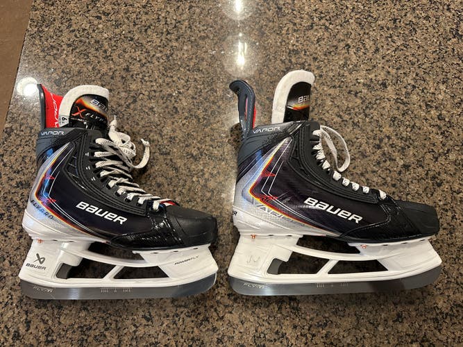 2025 Bauer Vapor Flypro Hockey Skates Wide Width 6.5 (New)