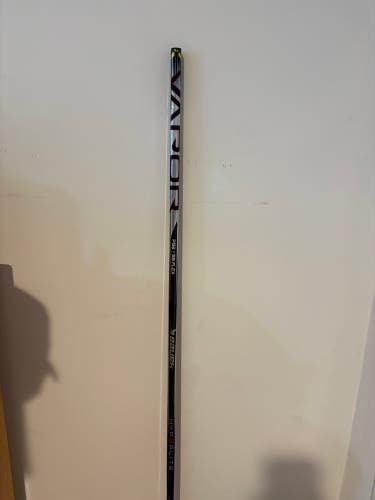 Intermediate Bauer Vapor Hyperlite 2 Left Hand Hockey Stick P29 55 Flex (Used)