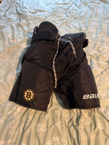 Men's Senior Medium Boston bruins Bauer Vapor Pro Hockey Pants Pro Stock (Used)