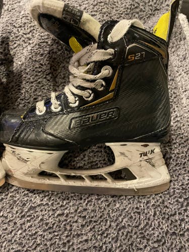 Bauer Supreme S27 Hockey Skates Regular Width Size 1 (Used)