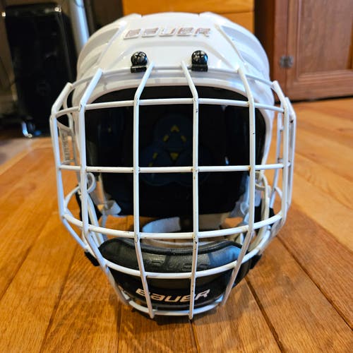Medium Bauer Re-Akt 150 Helmet (Used) Plus Cage!