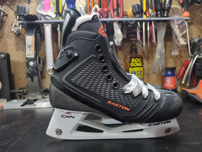 Easton Mako M8 Hockey Skates Regular Width Size 3  NO STEEL NO FOOTBEDS(New)
