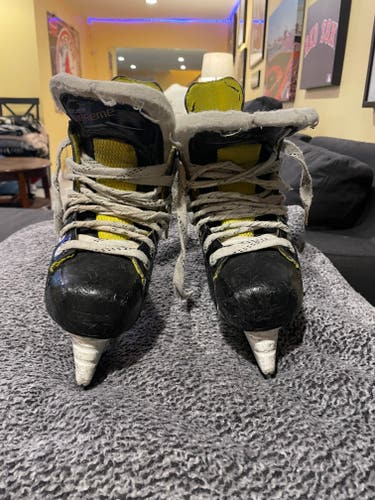 Bauer Supreme S27 Hockey Skates Regular Width Size 1 (Used)