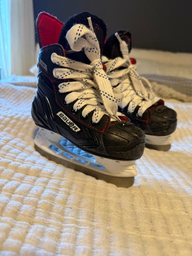 2018 Bauer NS Hockey Skates Regular Width 8 (Used)