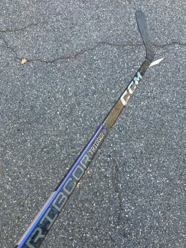 Junior CCM Ribcor Trigger 9 Pro Hockey Stick Left Hand P88 40 Flex (Used)