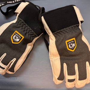 White Medium Adult Unisex Hestra Gloves (Used)