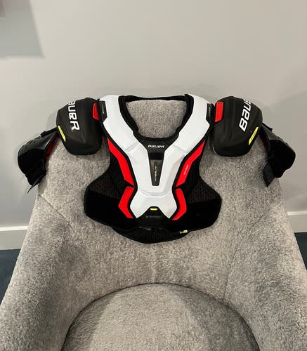 Bauer Vapor Hyperlite Shoulder Pads -  Senior - Men’s Medium (Used)