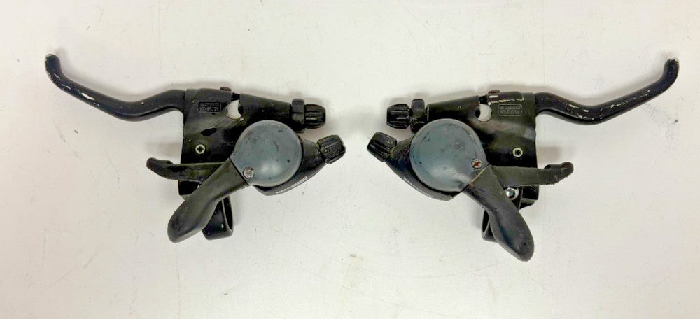 Vintage 1990s Shimano Deore DX ST-M075 3x7 Speed Trigger Shifters