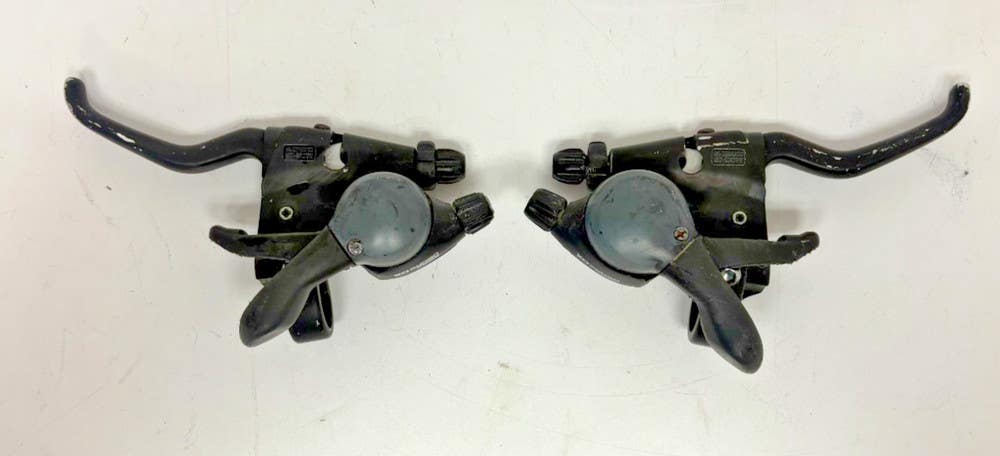Vintage 1990s Shimano Deore DX ST-M075 3x7 Speed Trigger Shifters