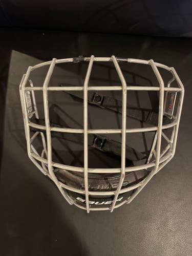 Small Bauer Profile II Cage Facemask Gray Used