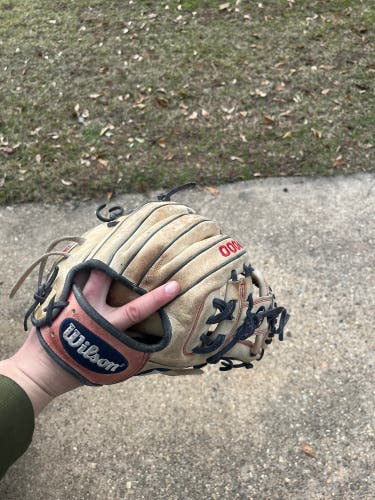 Wilson A2000 RH Infield Baseball Glove 11.5" (Used)