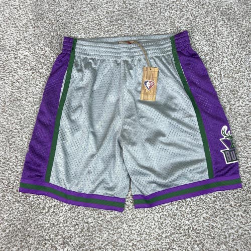 Milwaukee Bucks Shorts Mens Large Gray NBA Basketball Mitchell Ness Swingman