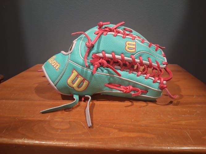 Wilson 12.75" SCOT7 Outfield Glove