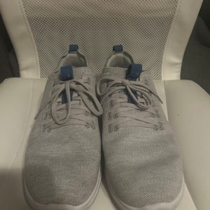 Men's Size M 9.5 (W 10.5) Travis Matthew Shoes (Used)