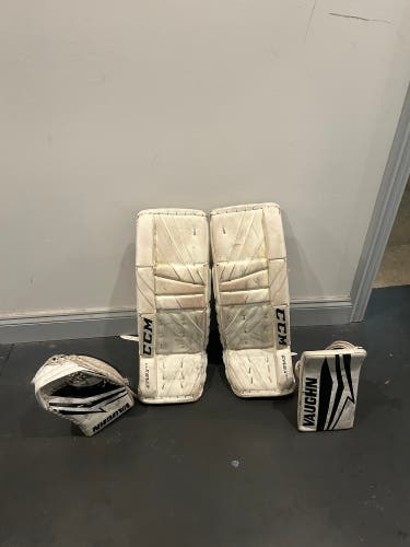 26" CCM EFlex 5.5 Regular Goalie Full Set (Used) has roller sliders attached