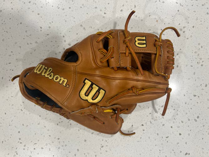 Wilson A2000 DP15 RH Infield Baseball Glove 11.5" (Used)