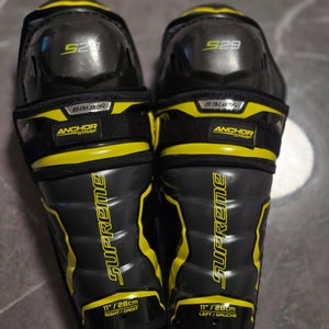 Junior Bauer Supreme S29 11" Shin Pads
