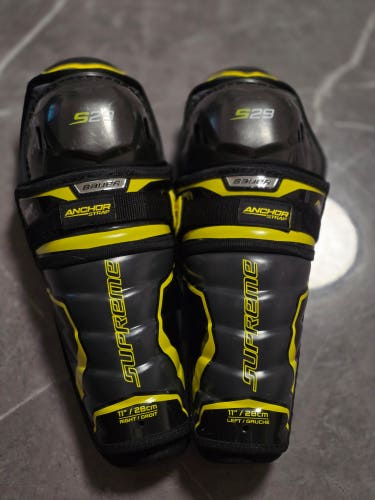 Junior Bauer Supreme S29 11" Shin Pads