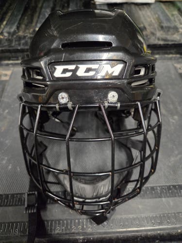 Medium CCM Tacks 910 Helmet (Used)