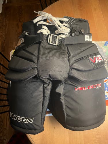 Intermediate Medium Vaughn Velocity V10 Hockey Goalie Pants (Used)