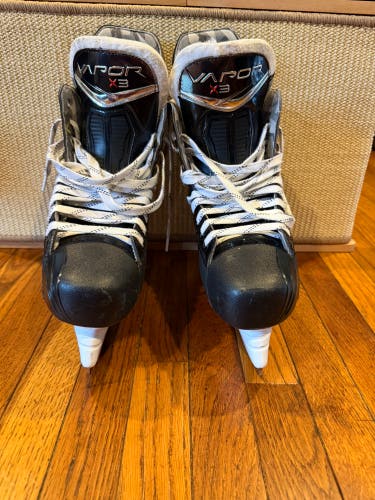 2021 Bauer Vapor 3X Hockey Skates Regular Width 9.5 (Used)