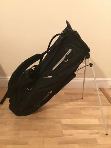 Taylormade Flex Tech Crossover Stand Golf Bag with 14-way Dividers No Rain Cover