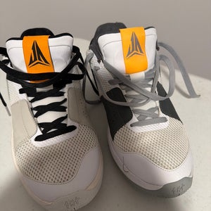 Men's Size M 10.0 (W 11.0) Nike Ja 1 Shoes (Used)