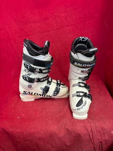 Ski Boots: Mondo 26 & 26.5 Salomon Ski Boots (Used)