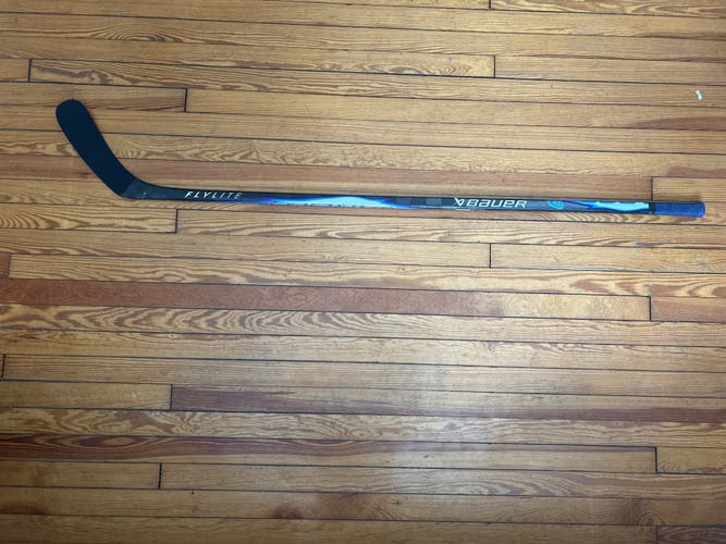 Senior Bauer Vapor FlyLite Right Handed Hockey Stick P92 70 Flex (Used)