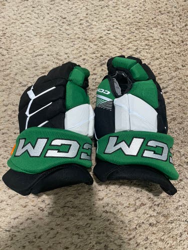 CCM HGPJSPP Gloves 14" Pro Stock (Used)