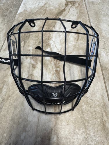 Medium Bauer Profile III Oreo Facemask Full Cage (Used)